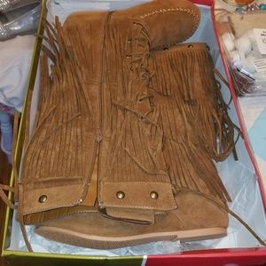 Fringe boots